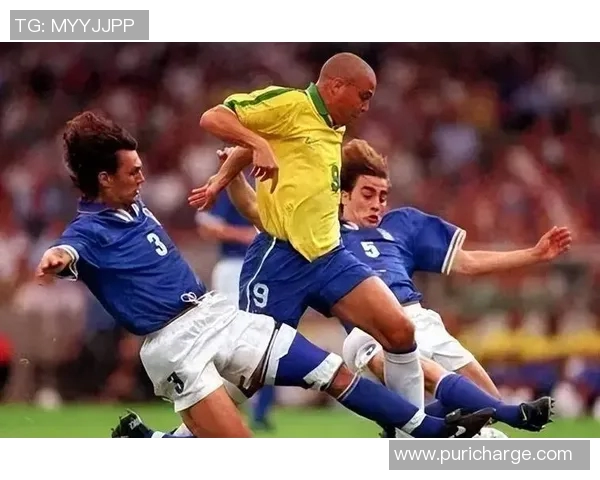 全球足球明星组合全解析与历史传奇对决盘点